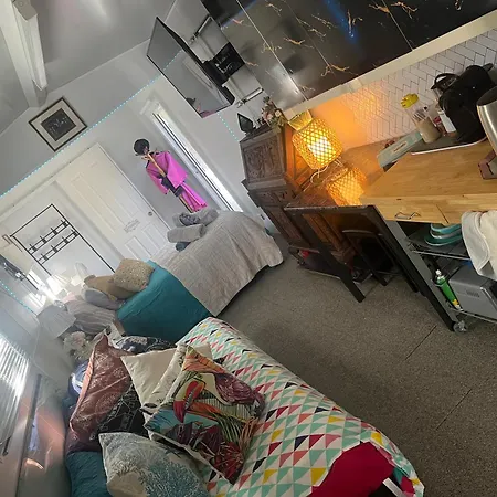 Tiny Home - Benny'S Bar Lake Munmorah Exterior photo