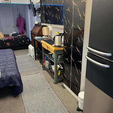 Tiny Home - Benny'S Bar Lake Munmorah Exterior photo