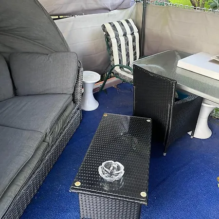 Tiny Home - Benny'S Bar Lake Munmorah Exterior photo