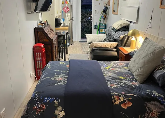 Tiny Home - Benny\'S Bar