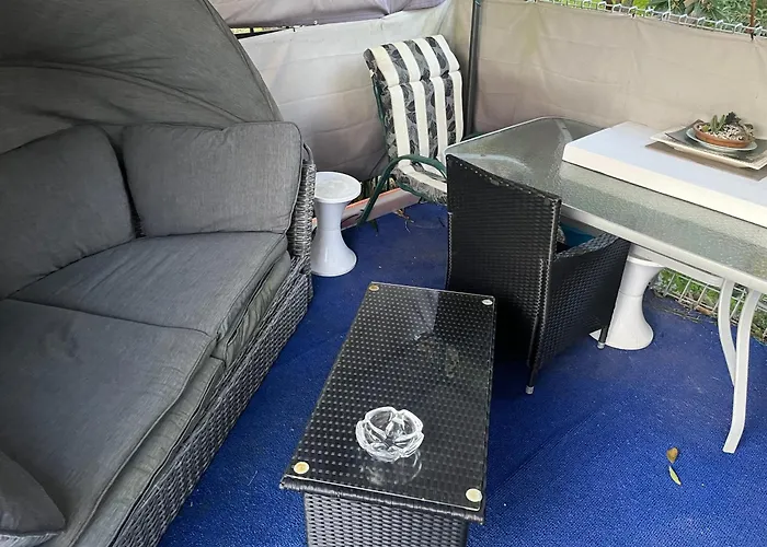 Tiny Home - Benny\'S Bar